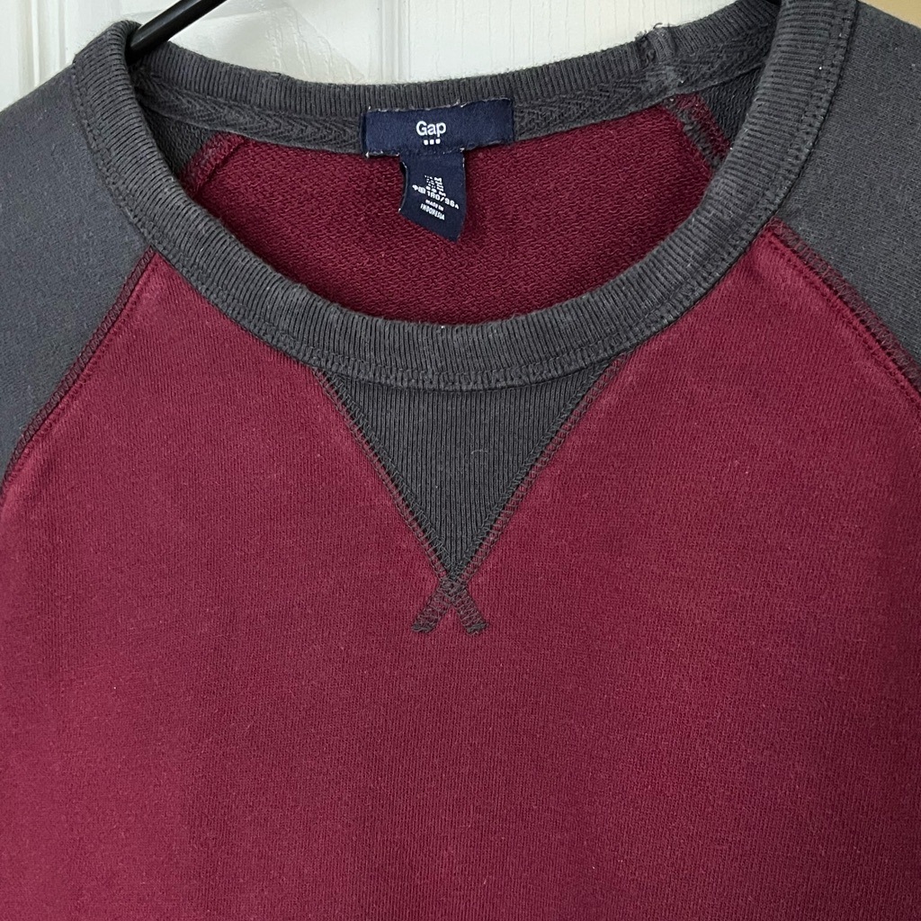 Gap Sweatshirt (Medium)